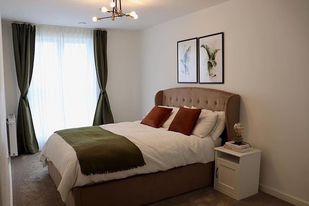 A Stylish Two Bedroom Modern Apartment With Parking Barking  Exteriér fotografie